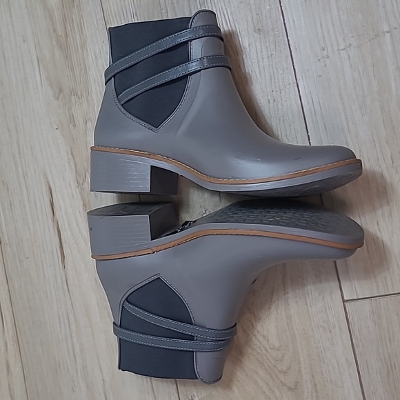 Bernardo Peony Rain Boots Size 9 M - Picture 7 of 8